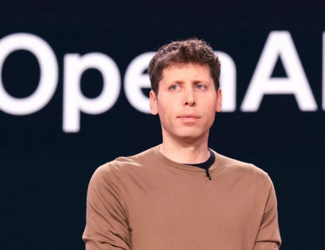 Apple demanda a OpenAI por el supuesto robo de secretos comerciales de dispositivos iPhone
