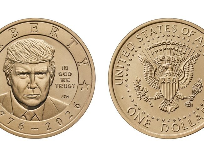 “En Dios confiamos”, el lema que acompaña a Donald Trump en la moneda de un dólar