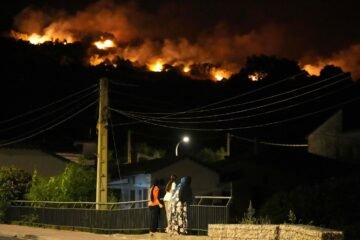 Más de 160.000 evacuados por los feroces incendios que arrasan España y Francia