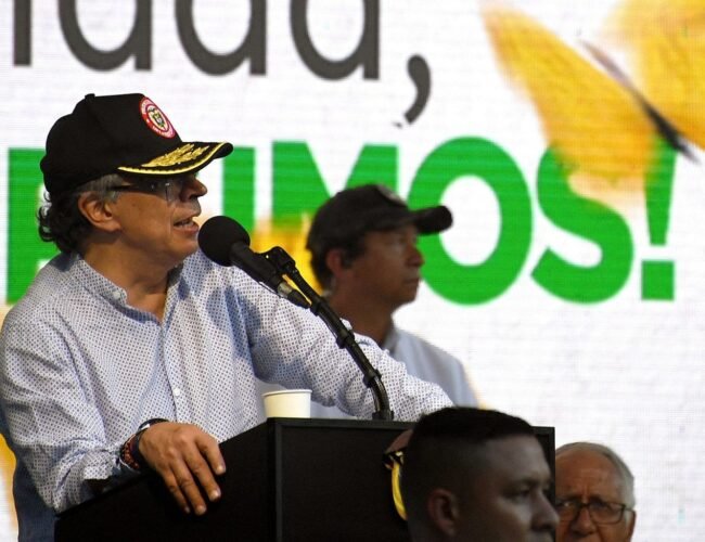 El líder de transición del nuevo Gobierno colombiano reitera que Gustavo Petro “debe ser juzgado”