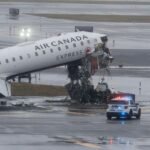 Dos controladores dejaron sus puestos una hora antes del accidente mortal en LaGuardia