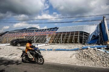 Un terremoto de 5,7 sacude la isla indonesia de Flores tras fuerte sismo con 53 muertos