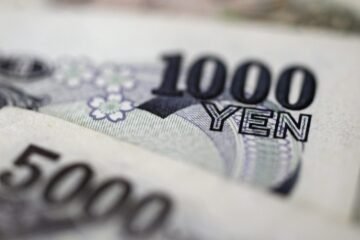 Japón confirma una intervención conjunta con EE.UU. para fortalecer al yen ante su desplome frente al dólar