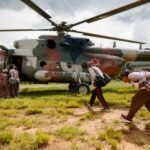 Ejército de Nepal rescata a supervivientes atrapados en un túnel tras la devastadora riada