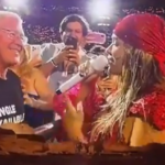 Así fue la reacción de Karol G ante la propuesta de matrimonio que le hizo un hombre mayor durante un concierto (VIDEO)