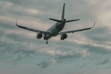 Dos ecuatorianas regresan al país tras ser detenidas por autoridades migratorias en EE. UU.