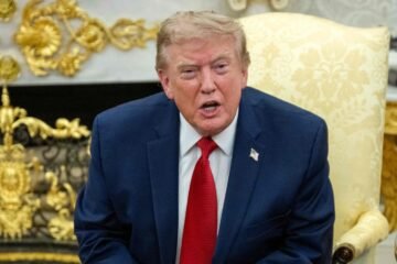“Cállate”: Trump arremete contra periodista tras ser cuestionado por su relación con una asistente