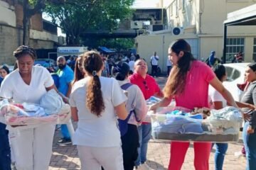 “Mi prioridad era sacar a esos niños”: la historia de una de las imágenes más conmovedoras del terremoto en Colombia