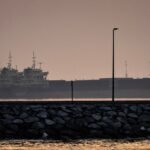 Explosión cerca de un petrolero en el estrecho de Ormuz activa alerta marítima