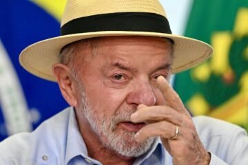 Lula se despide de Petro por llamada telefónica a horas del traspaso de mando en Colombia