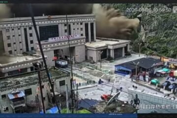 Deslave procedente de Nepal deja tres muertos y 265 desaparecidos en el Tíbet