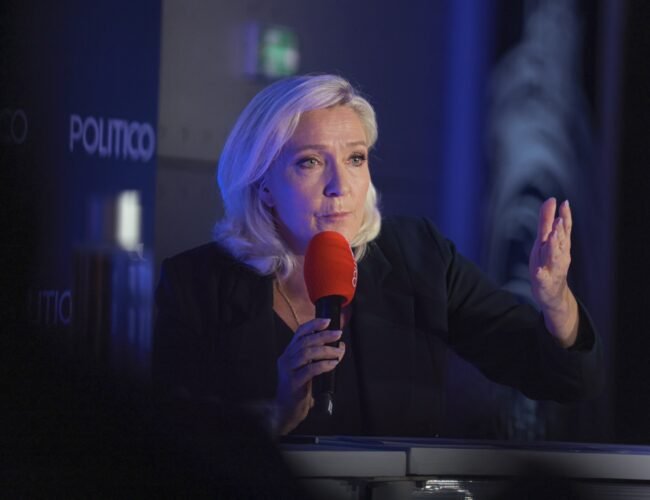 La extrema derecha francesa logra grupo parlamentario propio en el Senado; Marine Le Pen dice que es una ‘victoria histórica’