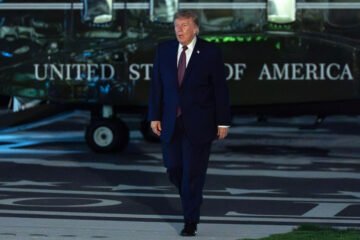 Trump publica el número de móvil de un senador de su partido que no apoya una ley para eliminar el cambio de hora