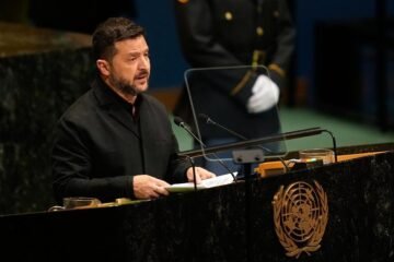 Ucrania atacará las refinerías rusas en respuesta a la «nueva doctrina» de ataques de Moscú que busca que la población abandone Kiev, dice Zelenski